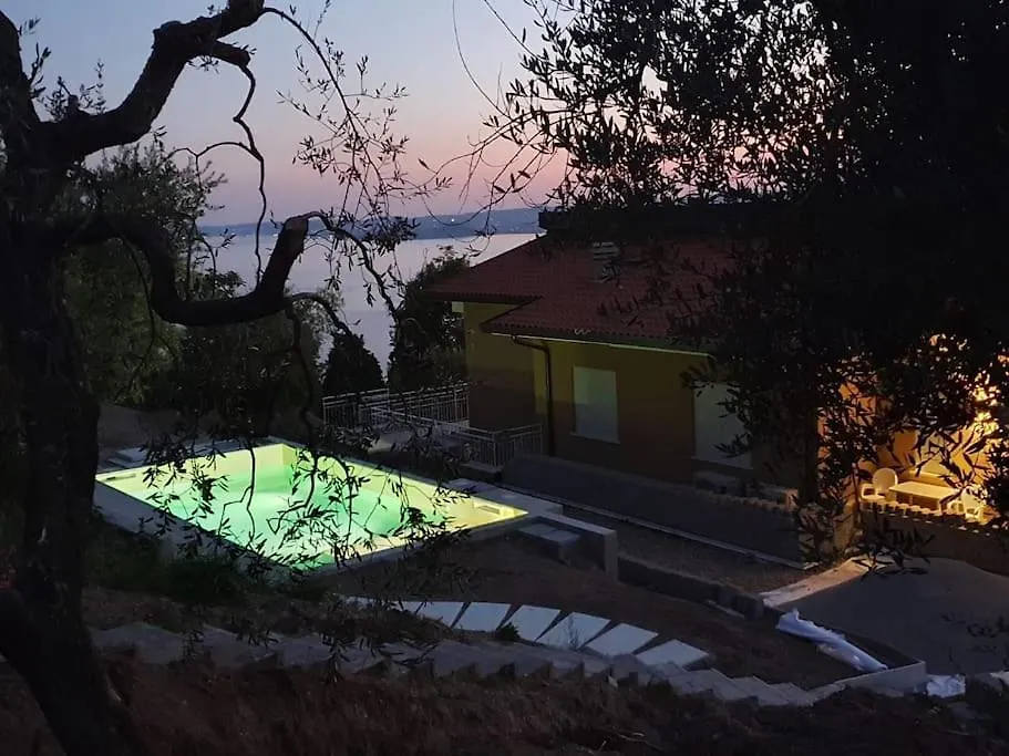 Villa Malu - Apt Amalia - Piscina E Vista Lago Torri Del Benaco Italy